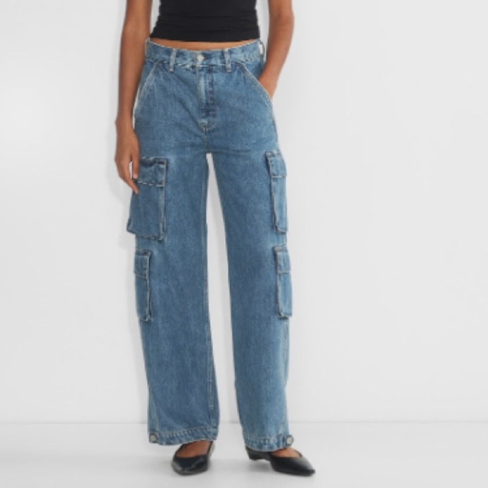 Aritzia Denim Forum The 90’s Millie hi rise cargo jeans blue size 25
